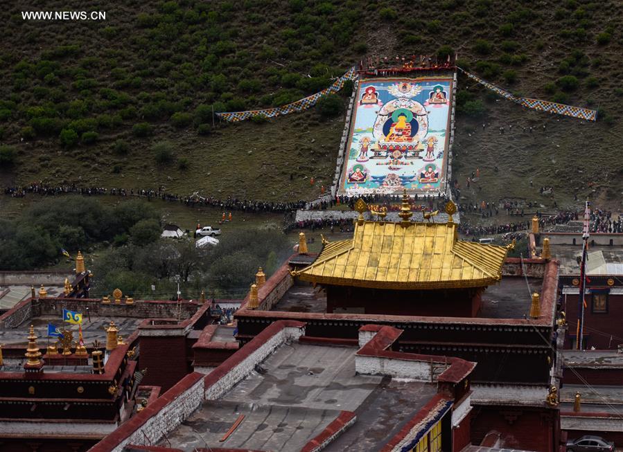 Thangka worship activity held in Lhasa