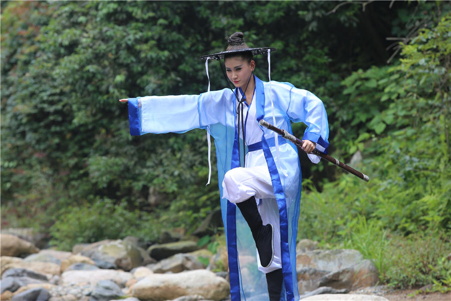 Girl power: Females wave swords, practice kung fu at scenic spot