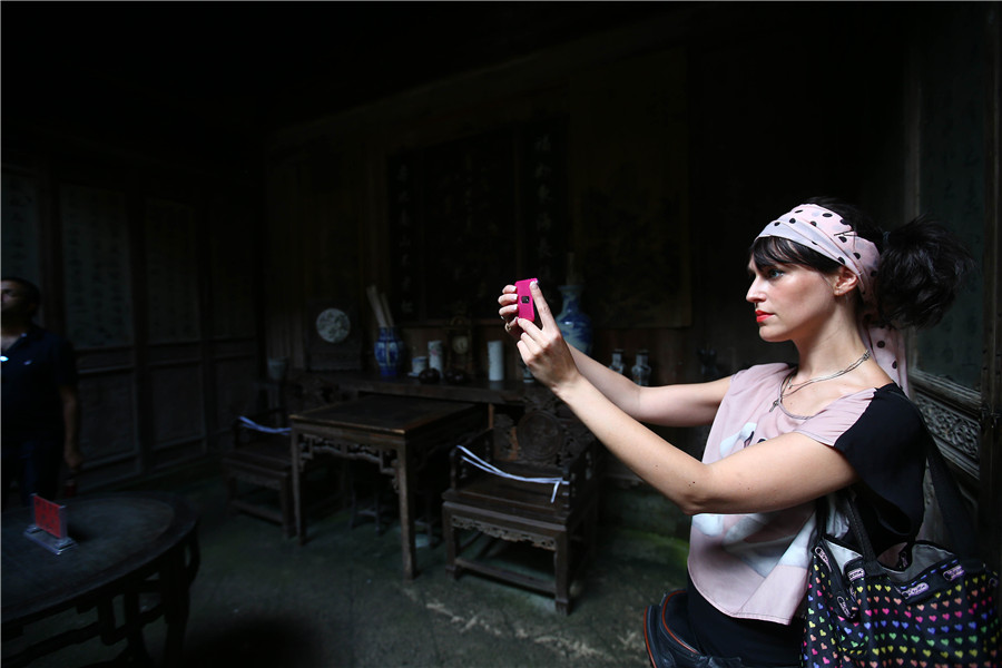 sinologists visit historical sites in anhui