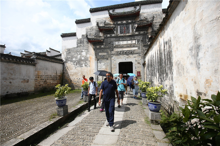 sinologists visit historical sites in anhui