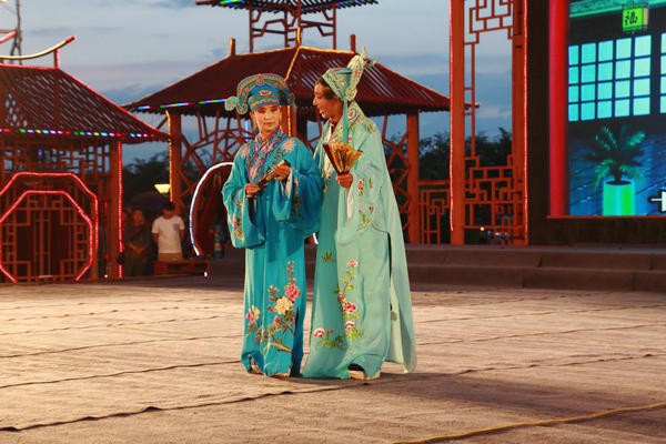 Small but loud: Xinjiang Opera echoes on the Silk Road