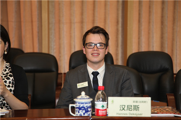 Sinologists share their experiences