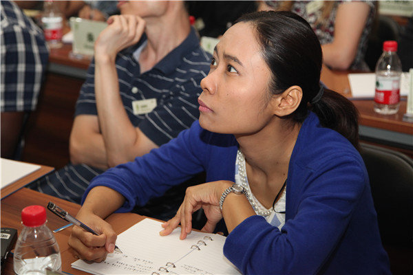 Sinologists share their experiences