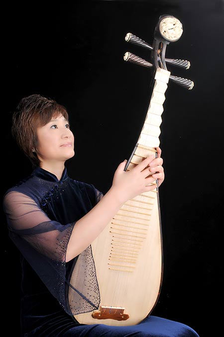 Pipa player promotes ancient instrument with rare passion