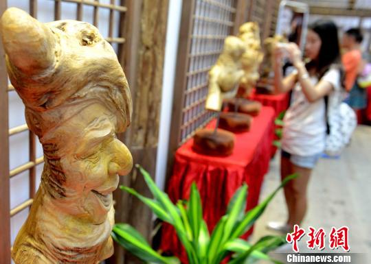 125 root sculptures shine with natural beauty in Fujian