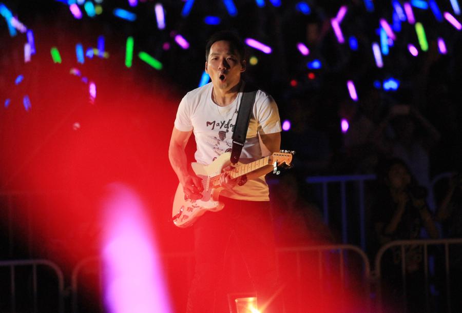 Mayday holds 'Just Rock It 2016' concert in Beijing