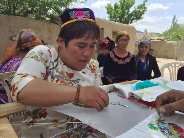 Hami Uygur embroidery: Stitching bright, profitable future