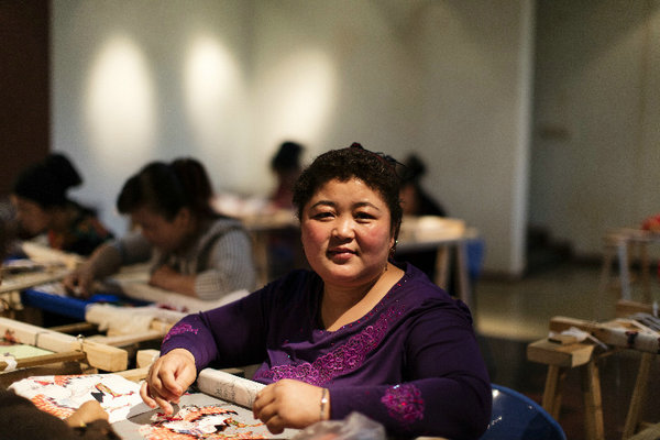 Hami Uygur embroidery: Stitching bright, profitable future