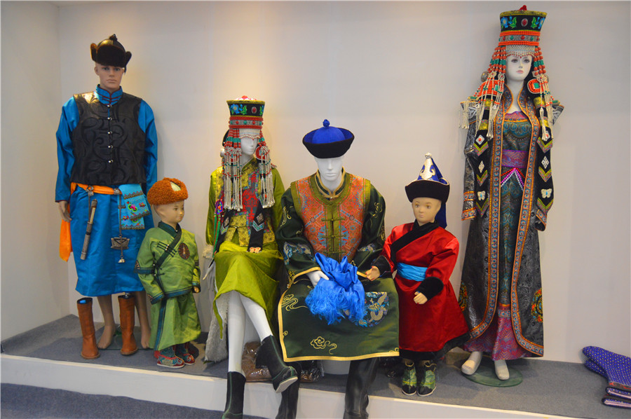 Fair shows off Ordos' vibrant cultural industries in Inner Mongolia