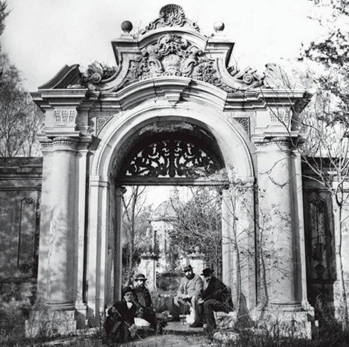 Photos of Old Summer Palace a hit online