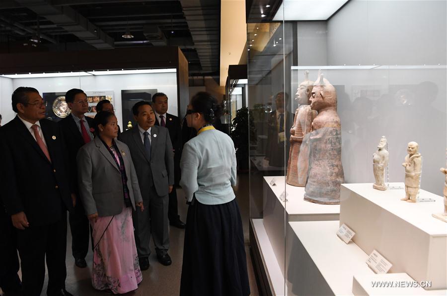 First Silk Road Int'l Cultural Expo kicks off in Dunhuang