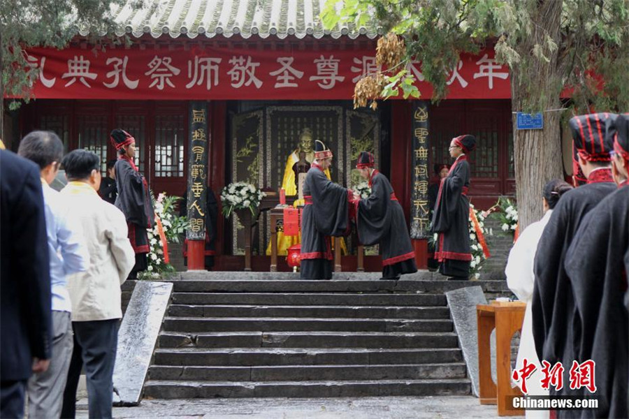 Ceremony marks birth anniversary of Confucius in Henan