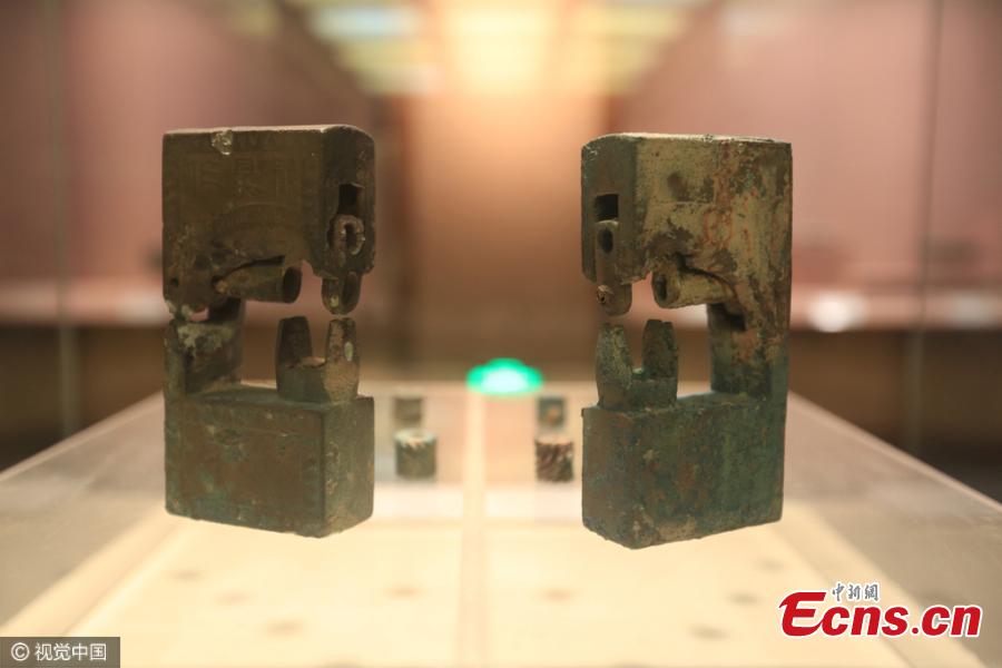 Bronze locks found in tomb symbolize eternal love