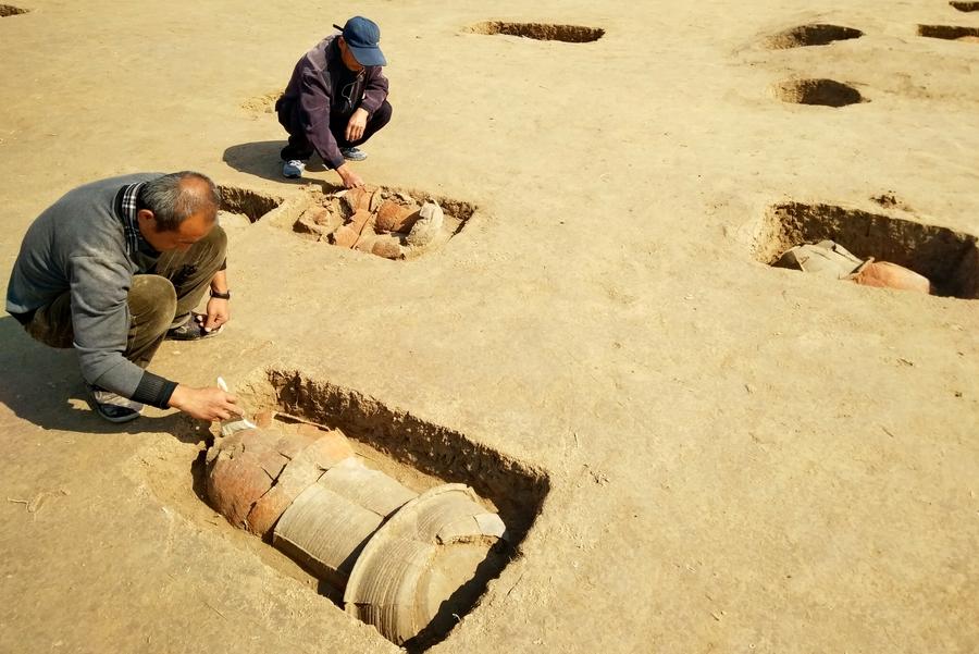 113 ancient tombs discovered in Hebei