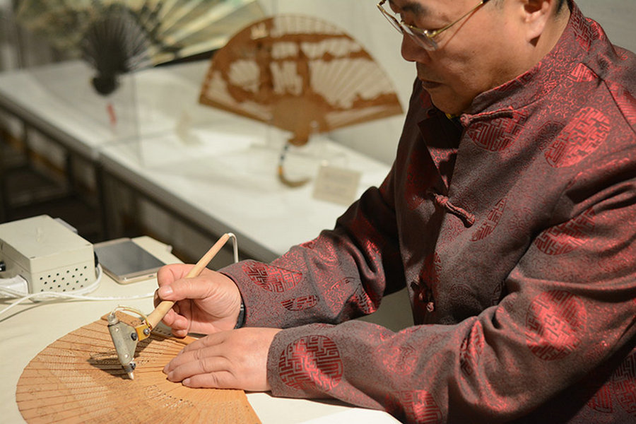 Chinese kites and fans exhibition on display in Sydney