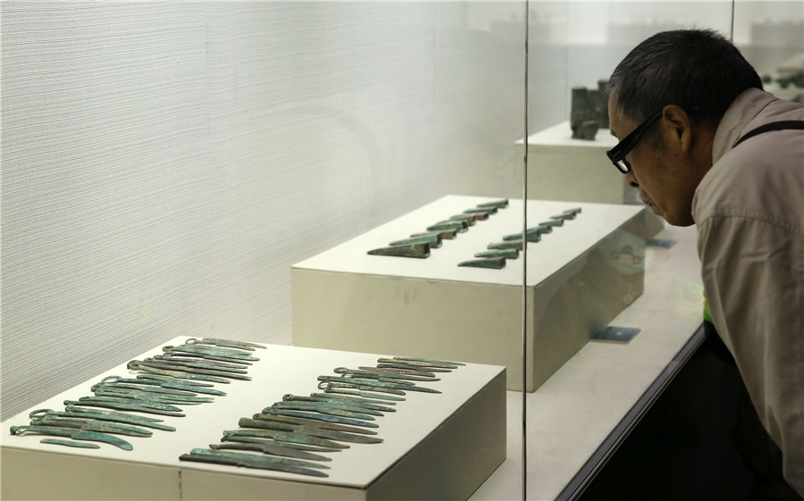 Bronze antiques on display in N China's Hebei