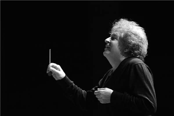 Guizhou orchestra gets foreign conductor
