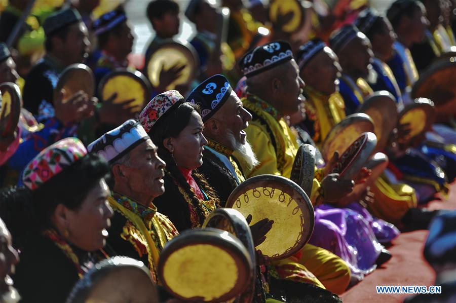Uygur ethnic artists perform Daolang Mukam in NW China's Xinjiang