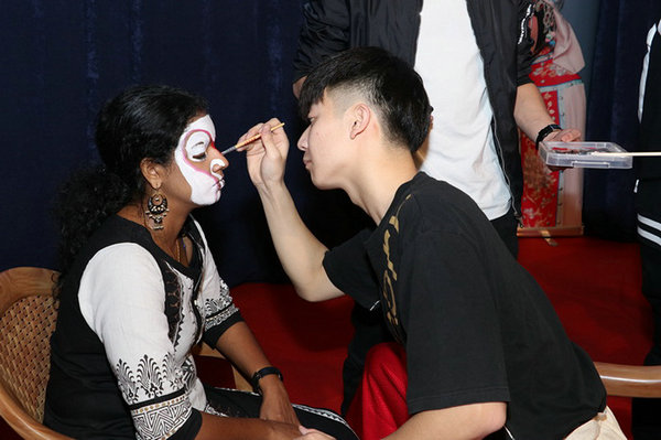 Peking Opera finds new fans in three countries