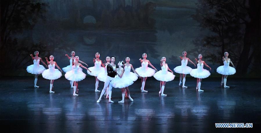 Russian dancers perform in ballet 'Swan Lake' in China's Zhengzhou