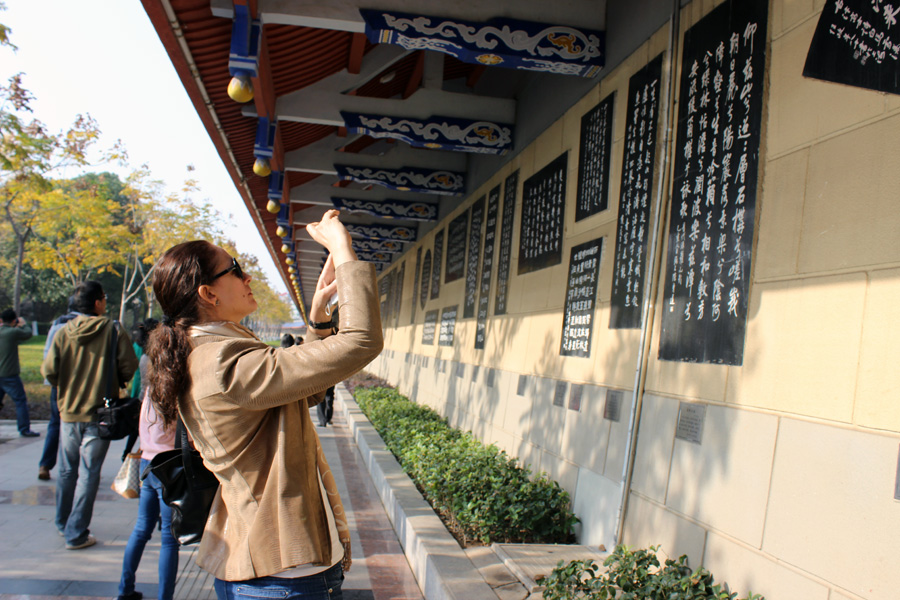 Diplomats explore ancient Hunan province