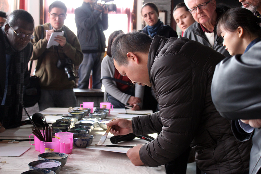 Diplomats explore ancient Hunan province