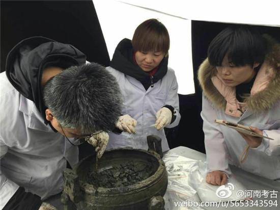 'Beef broth' found in ancient tomb