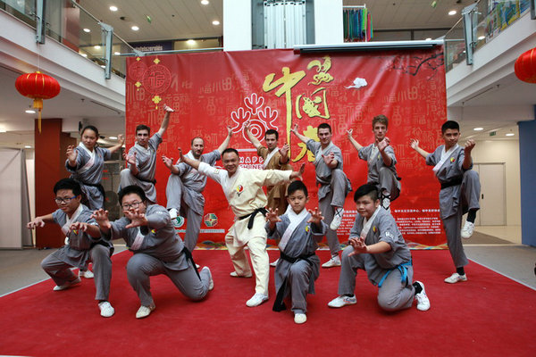 Hungary entertains with Chinese New Year temple fair