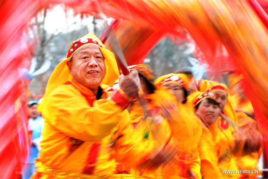 People perform dragon dance in Wuhan