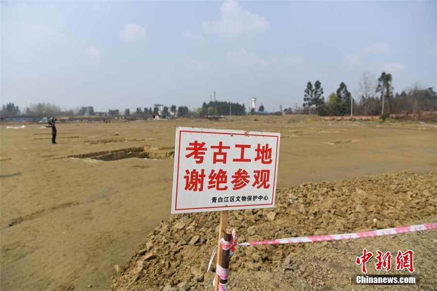 Large cluster of boat-shaped coffin tombs unearthed in Chengdu