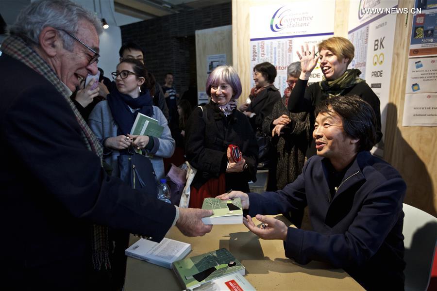 Chinese writer gives speech in Milan