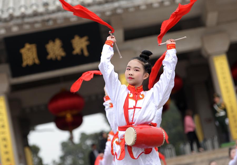 Memorial ceremony to worship 'Yellow Emperor' held in Shaanxi