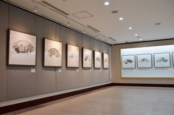 Traditional Chinese fan paintings on show in Seoul