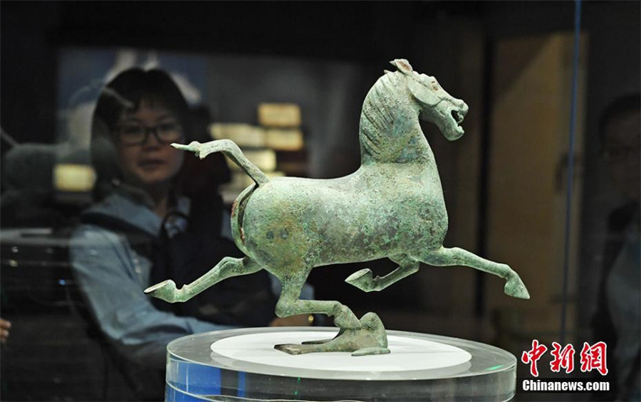 Silk Road cultural relics on display in NW China