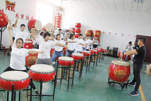 French students channel the art of drumming in Taiyuan