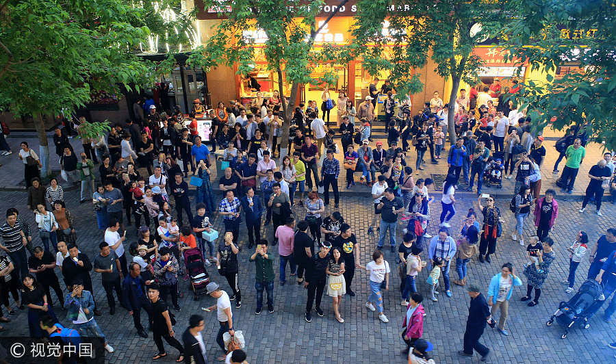 Balcony Concert attracts crowds in Harbin