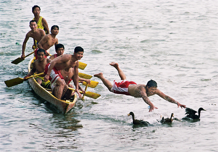 Photographers capture Dragon Boat Festival celebrations in China