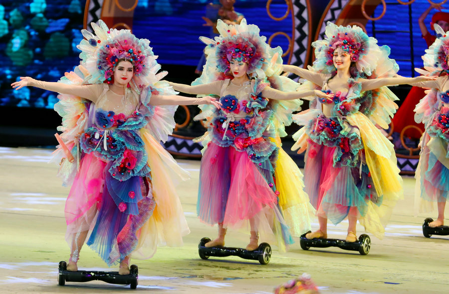 Artists bring prosperity of Silk Road to life