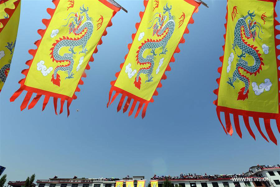 Folk fair held in East China to mark Dragon Boat Festival