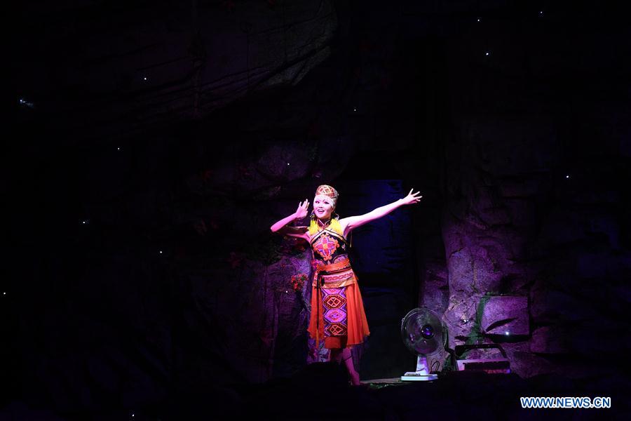 Performance featuring tales on Tujia ethnic group staged in Chongqing