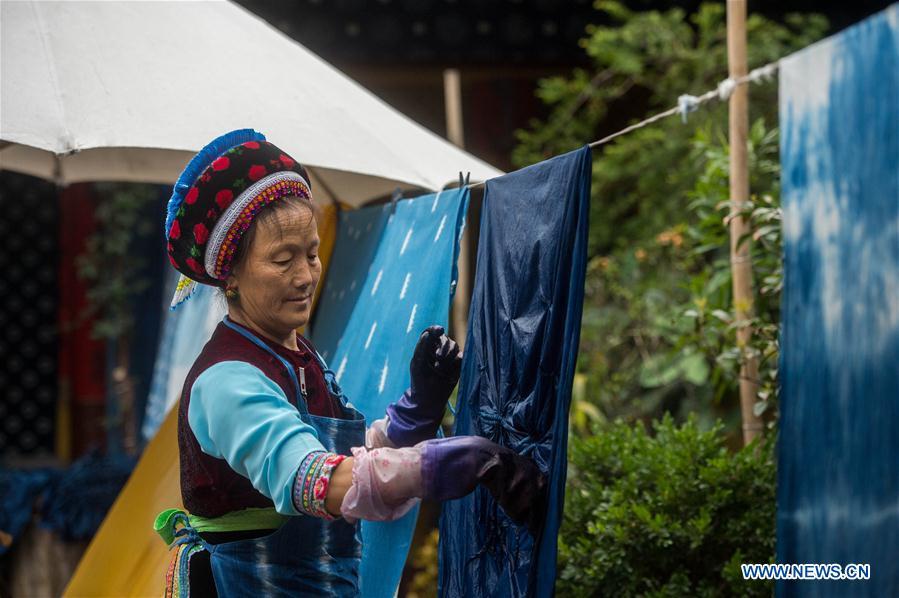 Tie-dyeing technique of Bai ethnic group in Yunnan