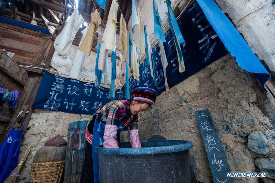 Tie-dyeing technique of Bai ethnic group in Yunnan