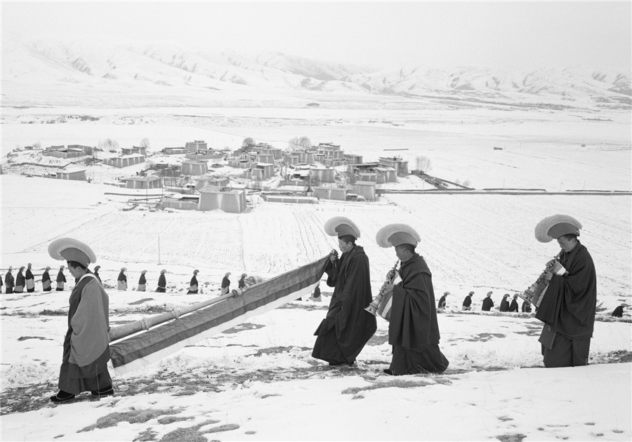 Photographer captures life on Tibet Plateau