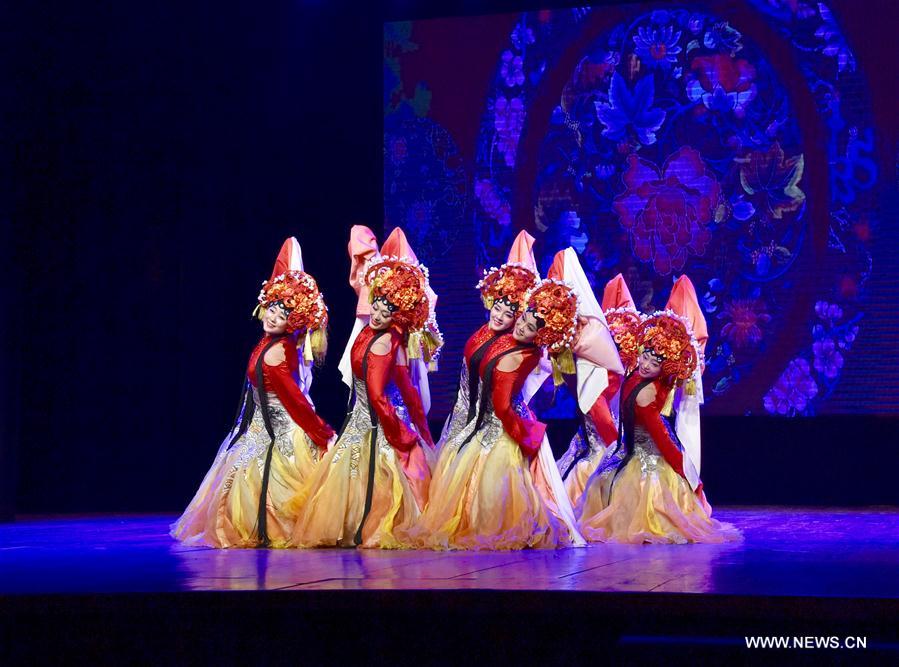 Sichuan Opera staged in Bangladesh