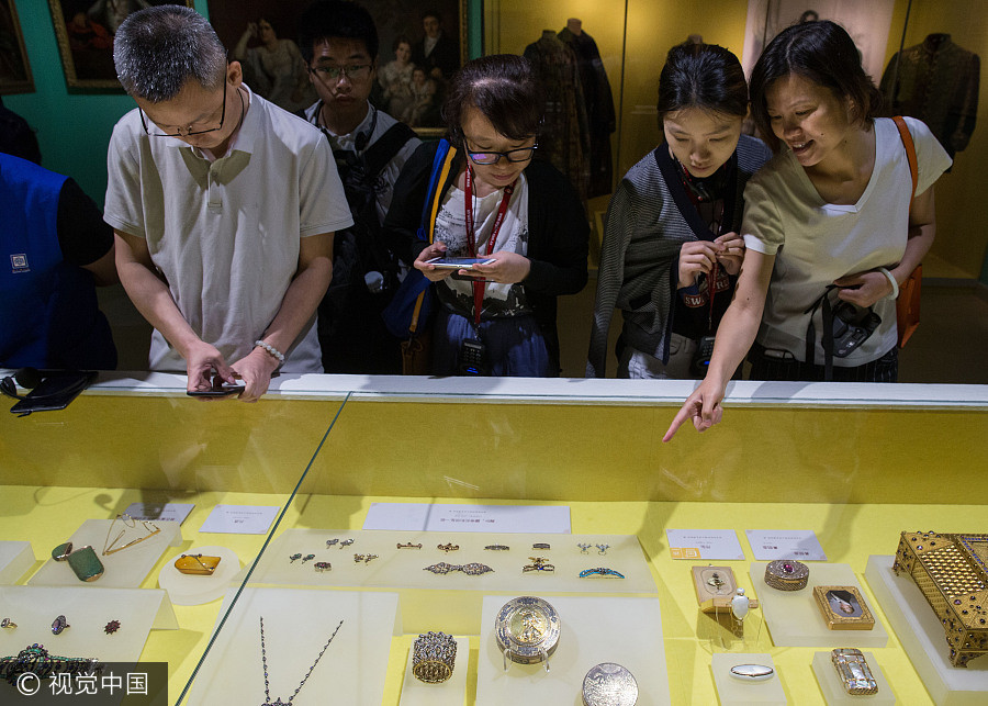 Russian and Chinese cultural relic exhibition held in E China