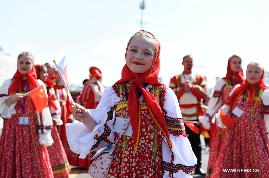 Parade held during 8th China-Russia Cultural Market in Heihe