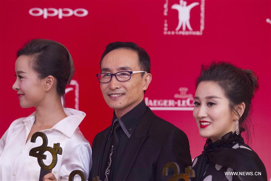 Stars dazzle at awarding ceremony of Shanghai Int'l Film Festival