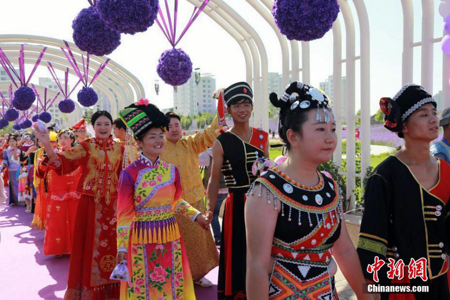 China's many cultures on display in mass wedding