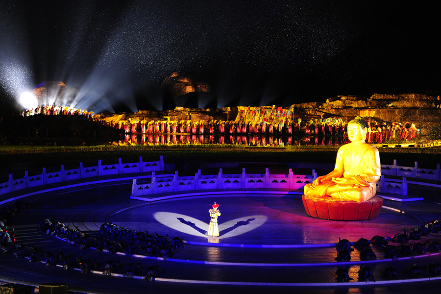Grand outdoor show gives performance new light
