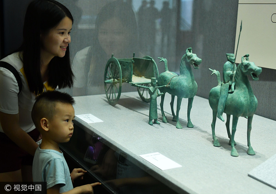 'Tea Horse Road' cultural relics on display in N China